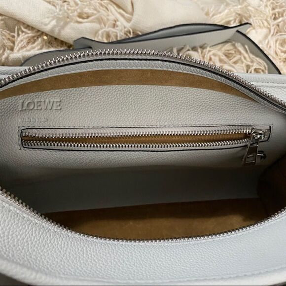 Loewe Amazona 28 Tote Bag in Light Blue - Picture 11 of 14